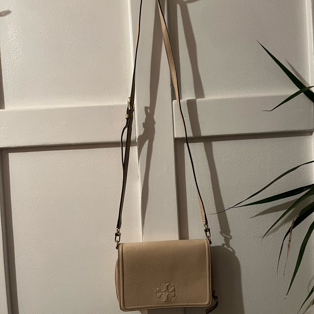Tory Burch Pink Leather Crossbody Bag/Wallet - Picture 2 of 10